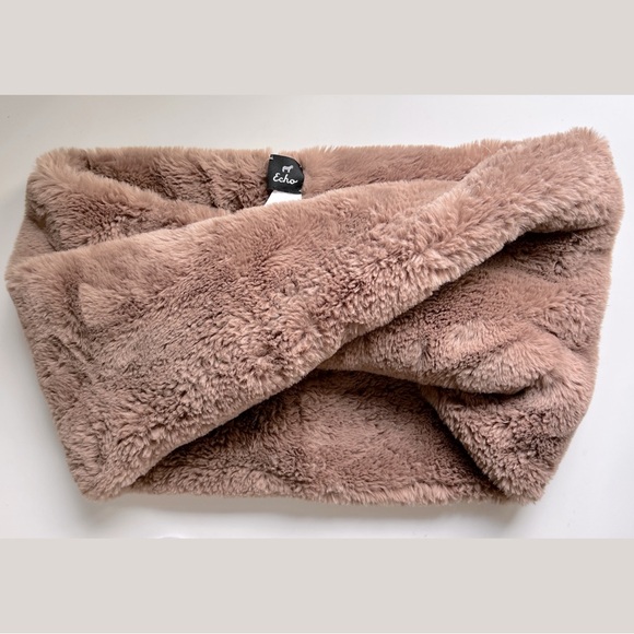 Echo scarf faux fur scarf, fake fur scarf, plush scarf, infinity scarf - Picture 3 of 7